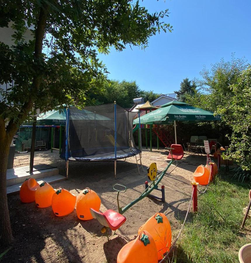 Suzana Garden Hotel Venus Bagian luar foto