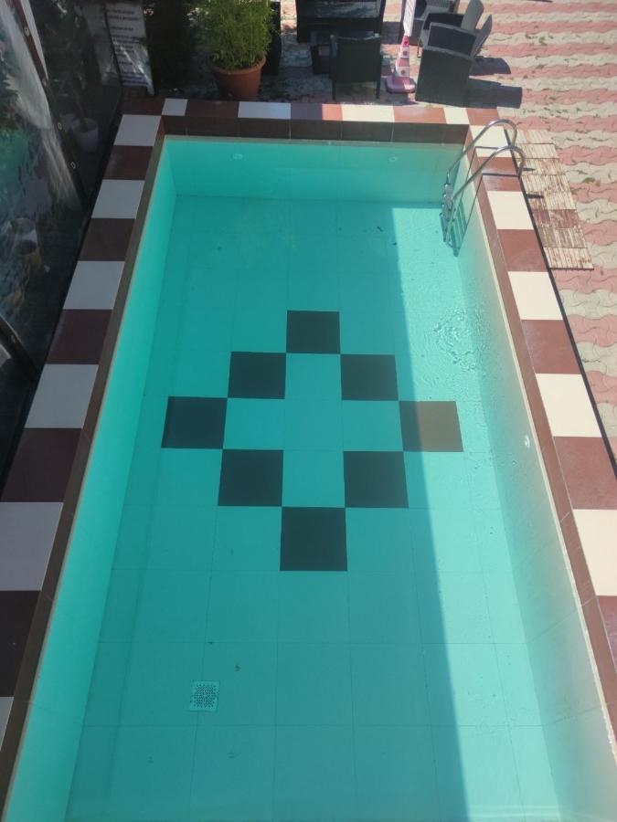 Suzana Garden Hotel Venus Bagian luar foto