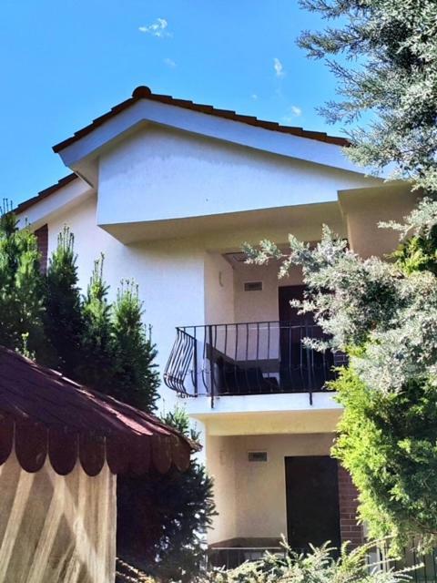 Suzana Garden Hotel Venus Bagian luar foto